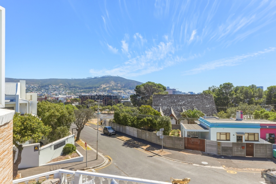4 Bedroom Property for Sale in Vredehoek Western Cape